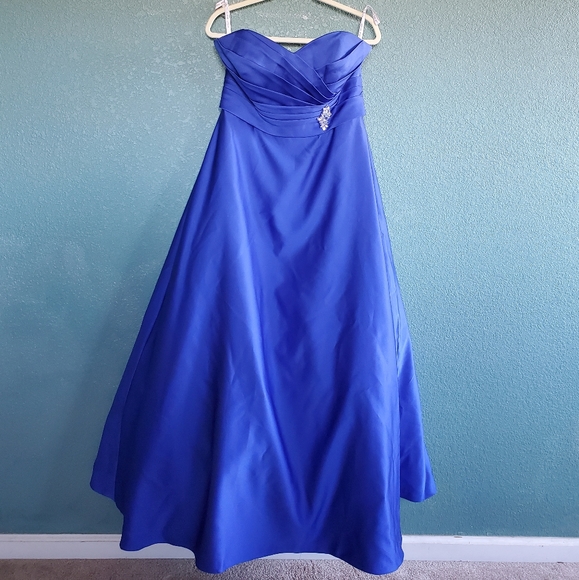 Alfred Angelo Dresses & Skirts - Alfred Angelo Gown